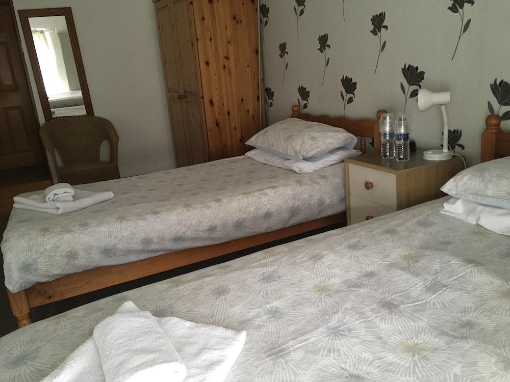 College Guest House 35/37