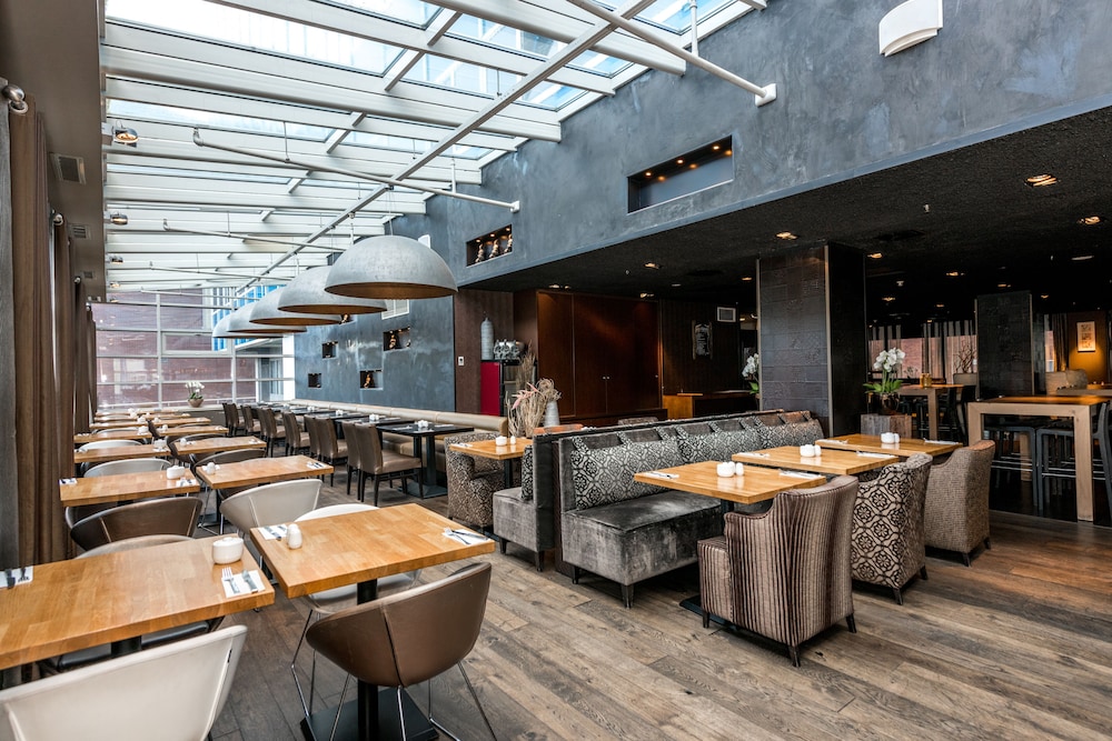 Xo Hotels Blue Tower 52/64