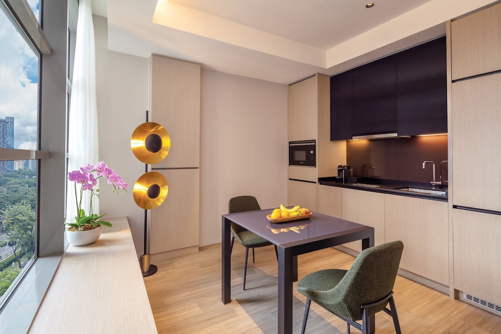 Pan Pacific Serviced Suites Orchard 62/76