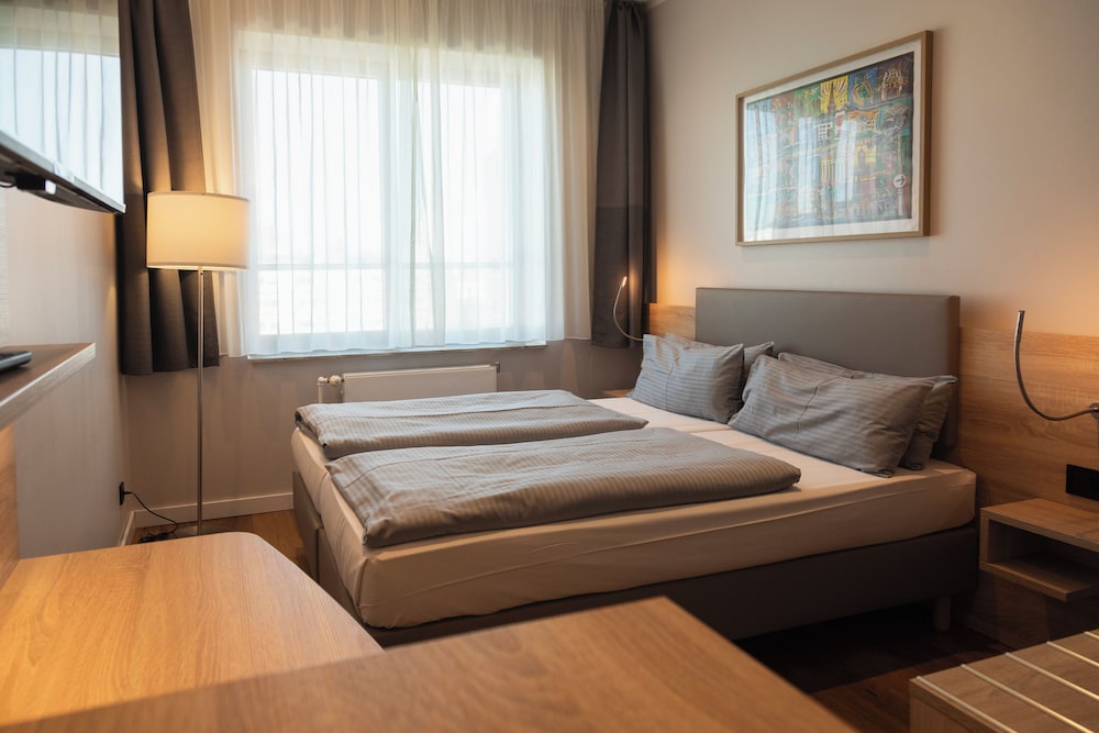 SUPERIOR, DOUBLE BED