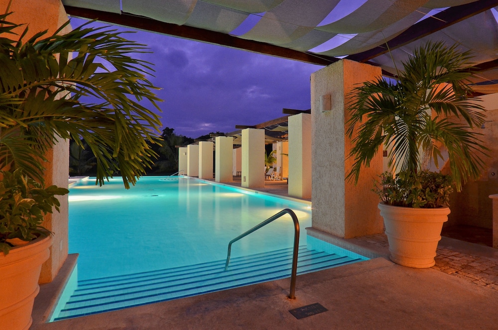 Grand Palladium Colonial Resort Spa All Inclusive 7/47