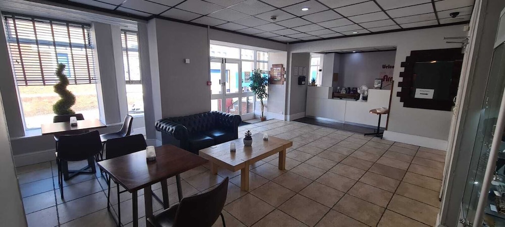 The Arncliffe Hotel 44/50