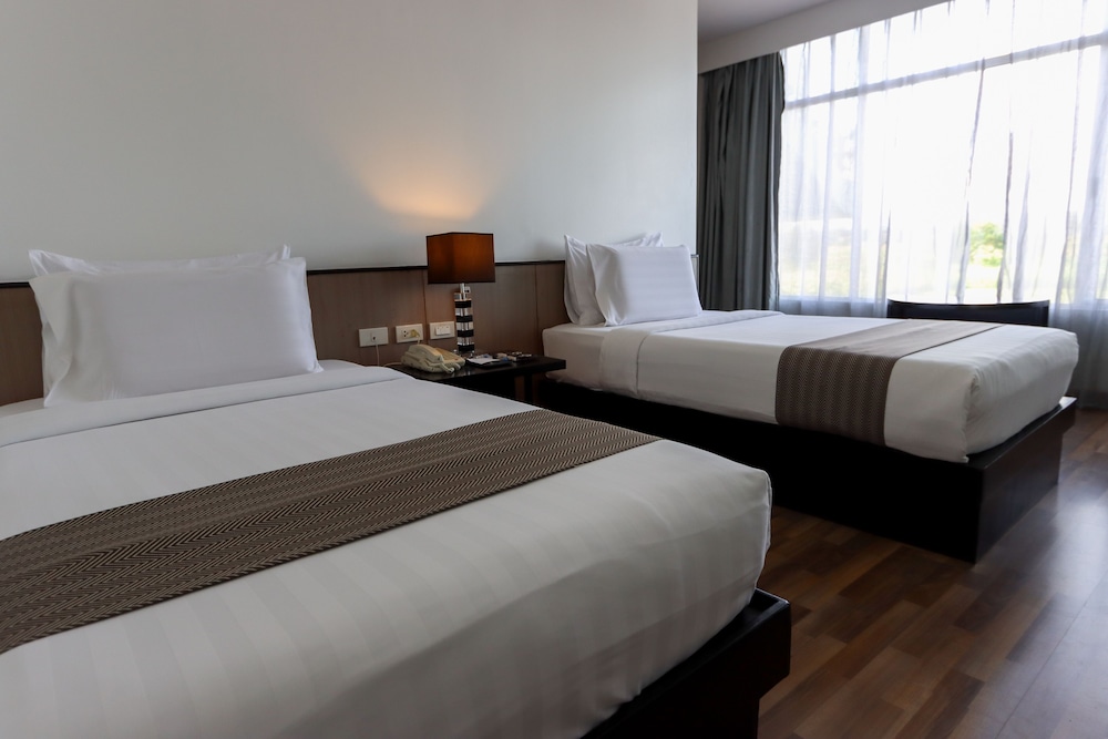 DELUXE, TWIN BEDS