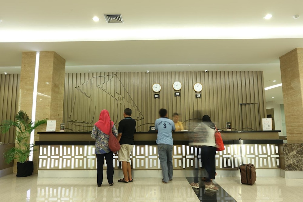 Dalton Hotel 39/58
