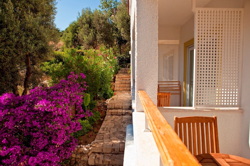 Olea Nova Boutique Hotel 25/73
