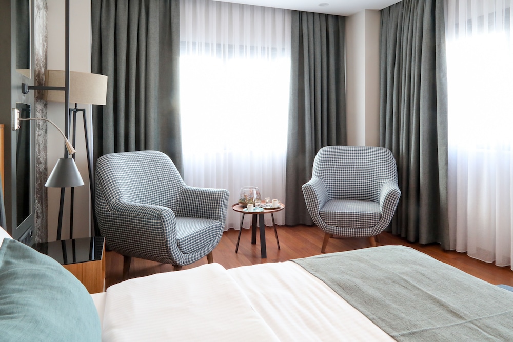 Expoist Hotel 16/67