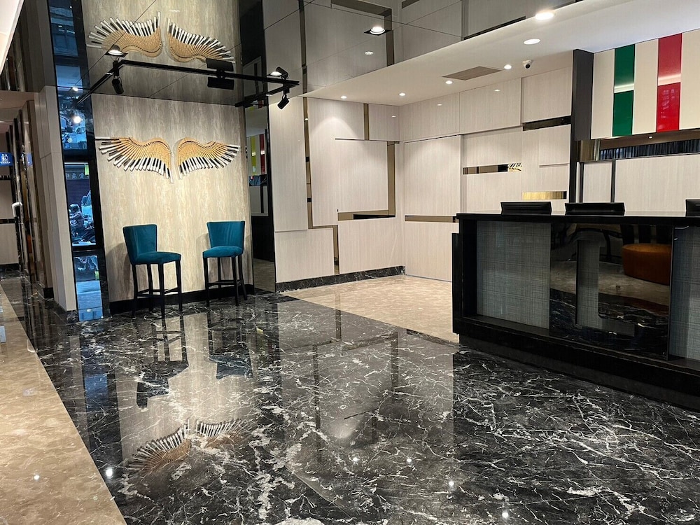 The Loft Hotel 40/75