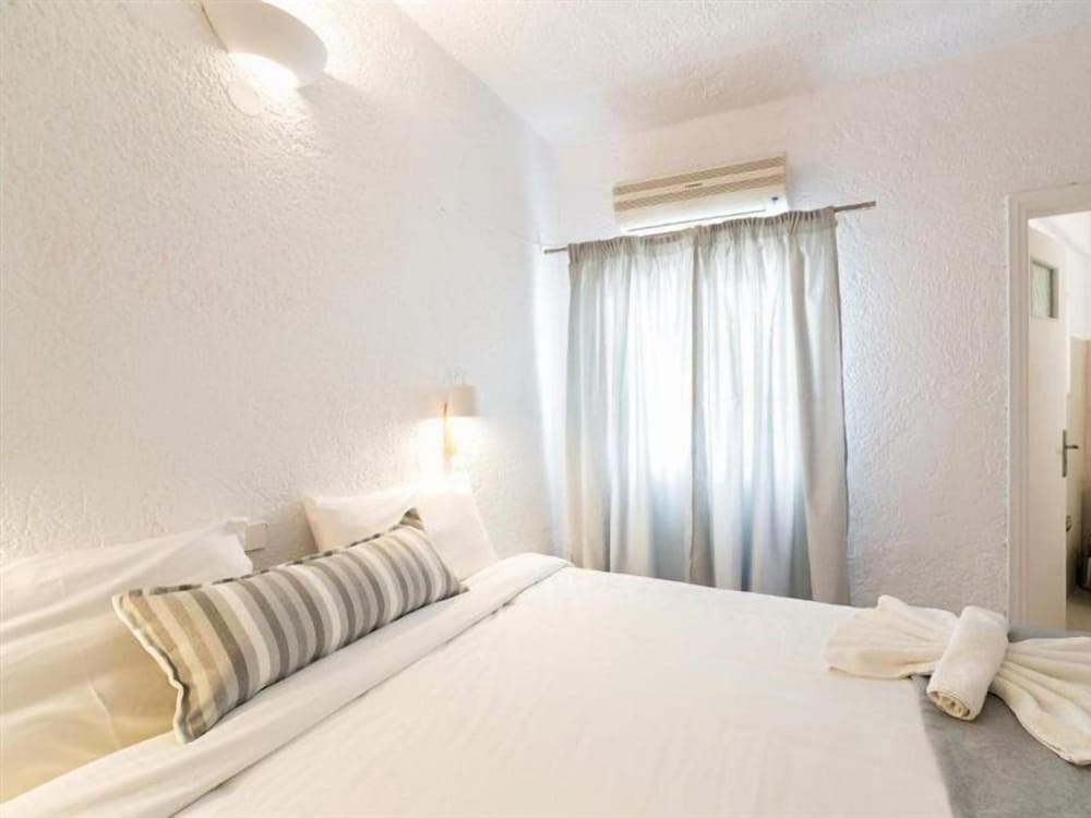 Artemis Suites Formerly Artemis Studios Megalochori 24/75