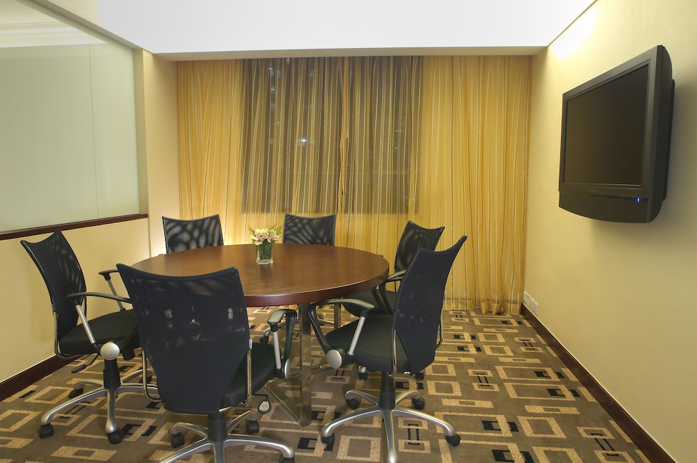 Metropark Hotel Kowloon 43/52