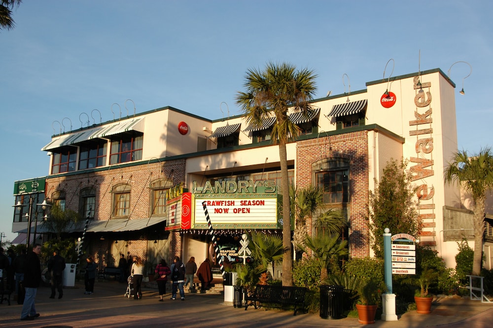 Kemah Boardwalk Inn 4/50