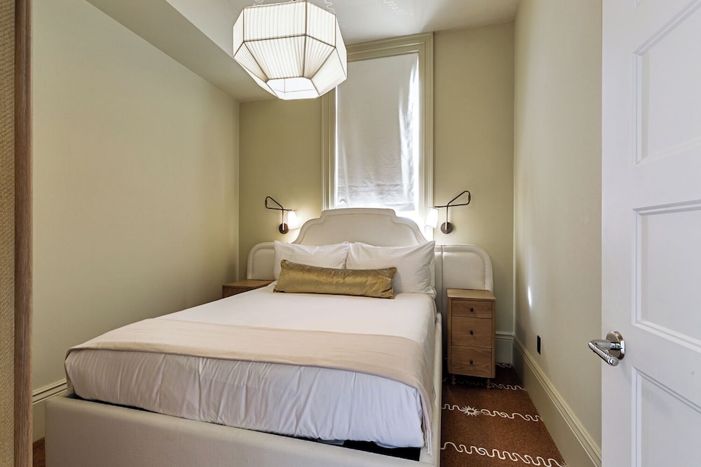 PREMIER, APARTMENT