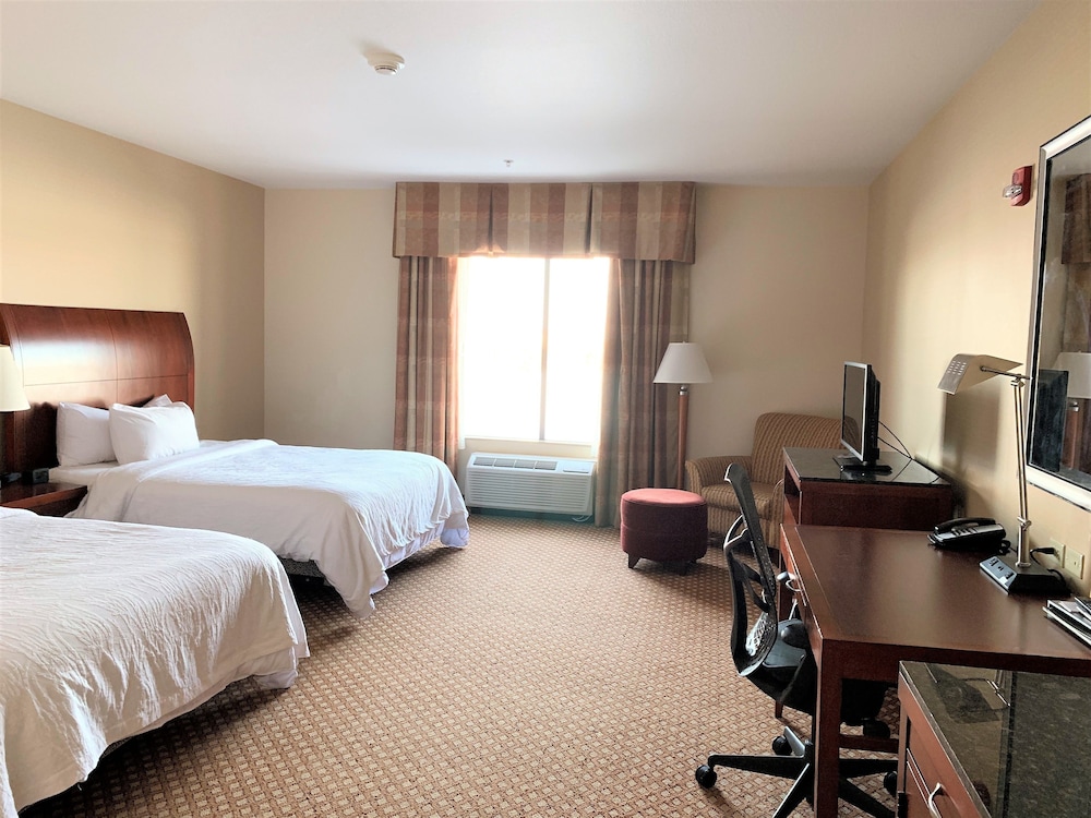 Hilton Garden Inn Oconomowoc 59/74