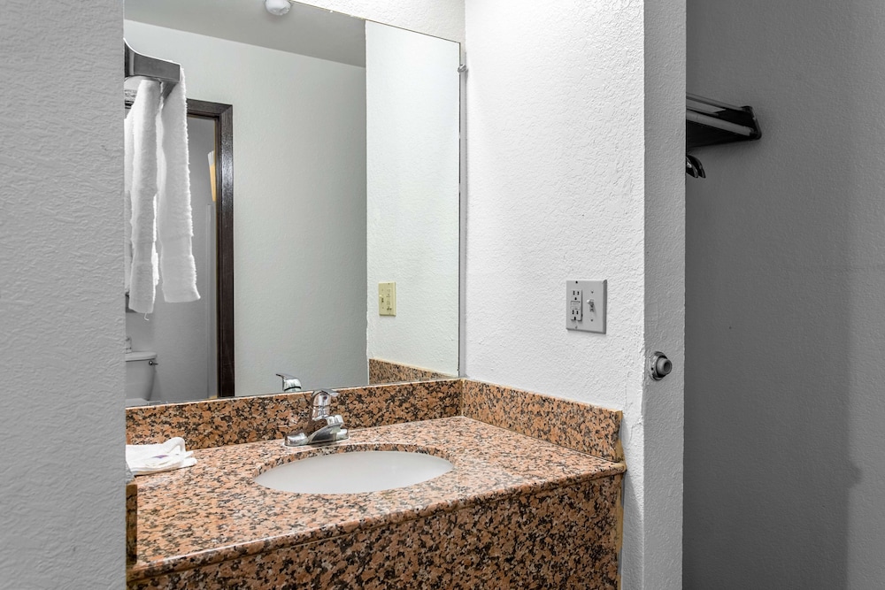 Motel6 Moriarty, NM 28/60