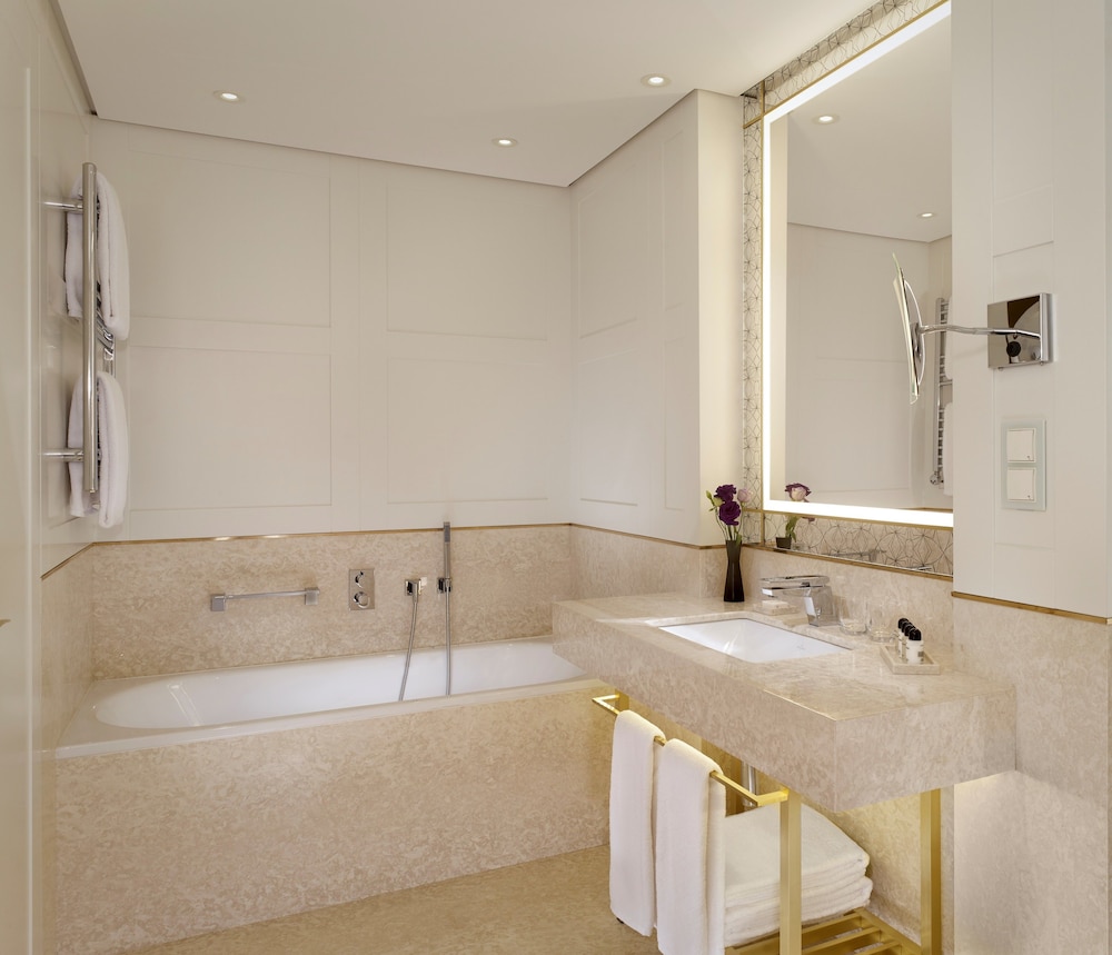 The Alexander A Luxury Collection Hotel Yerevan 18/76