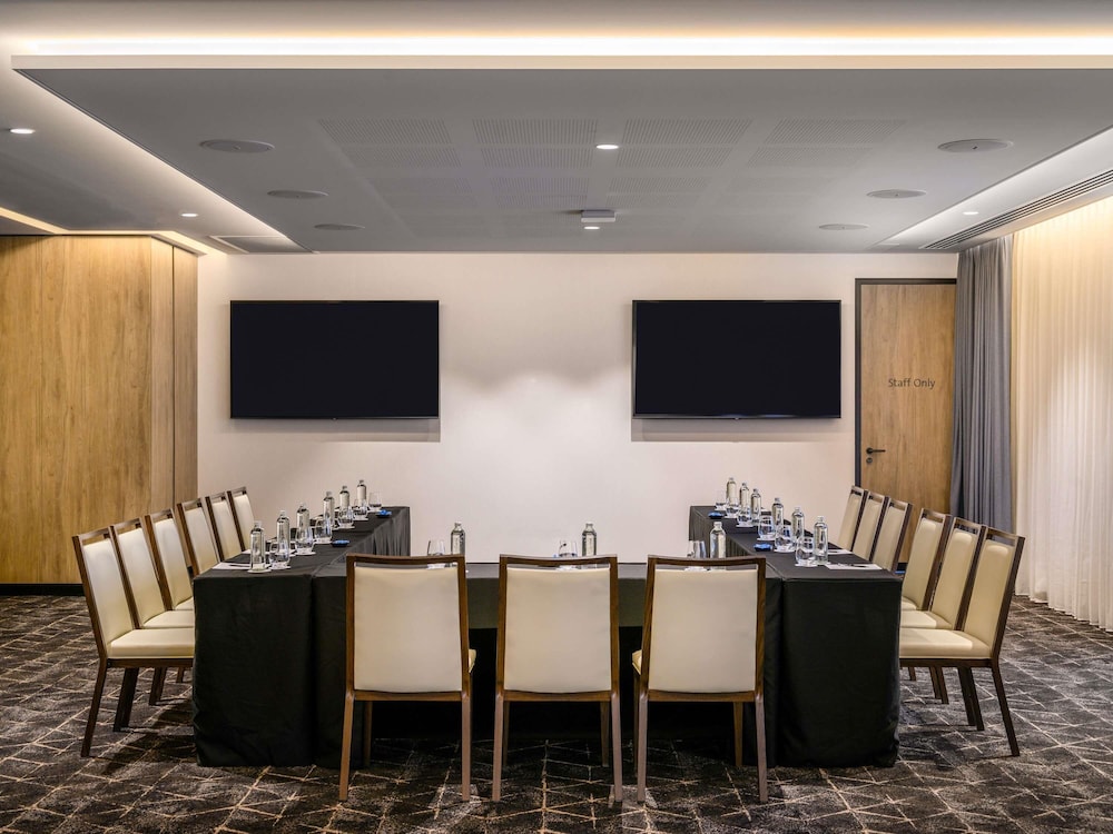 Movenpick Hotel Hobart 62/73