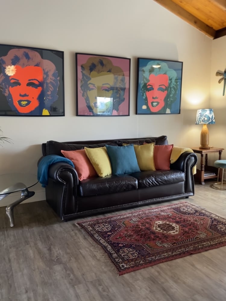 Dolphin Circle Bed and Breakfast 28/50