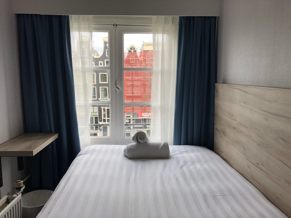 ROOM, LARGE SINGLE BED, CANAL VIEW, SMALL
