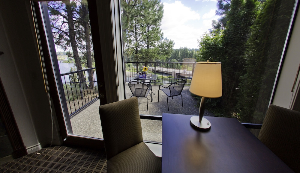 Pine Ridge Inn 27/37