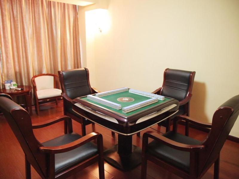 GreenTree Inn Handan Train Station Express Hotel 67/77