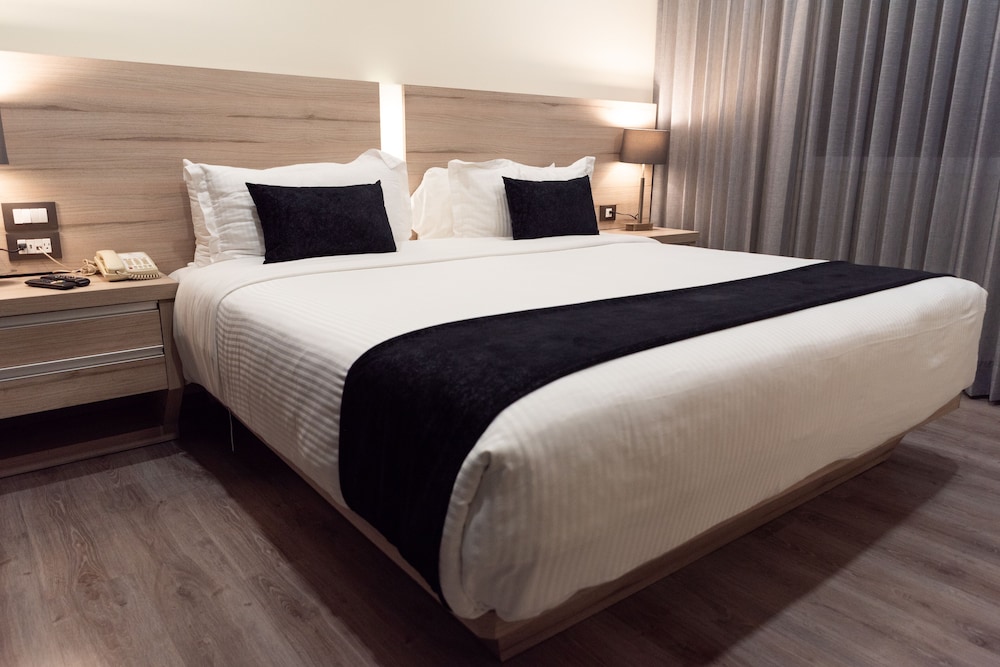 STANDARD, KING BED