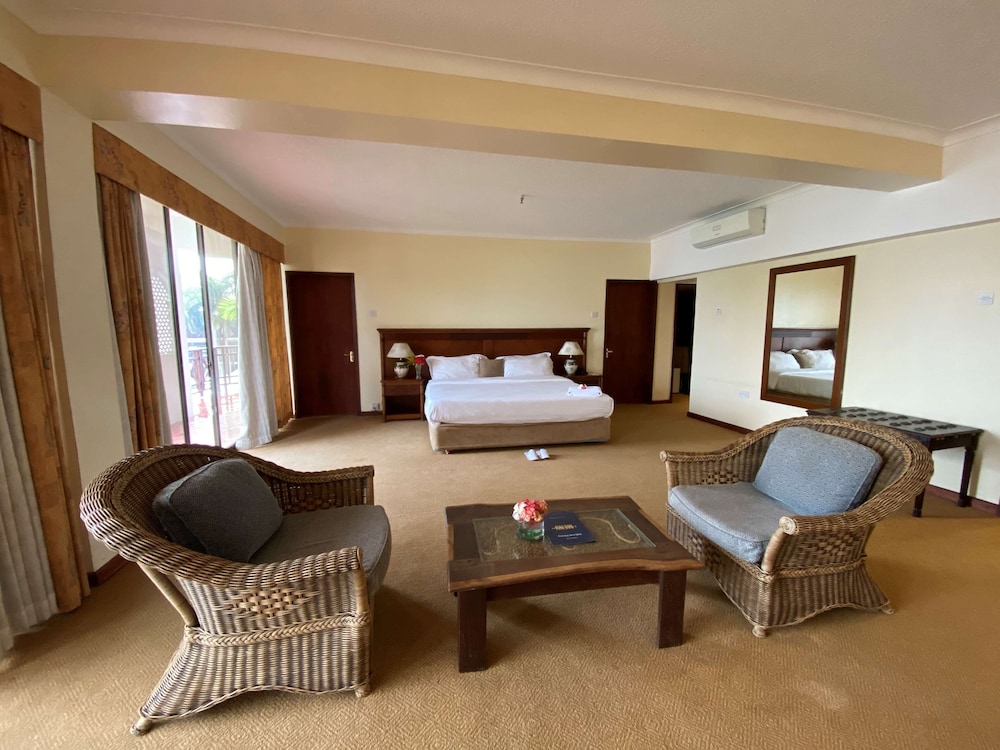 Golden Tulip Dar Es Salaam 24/71