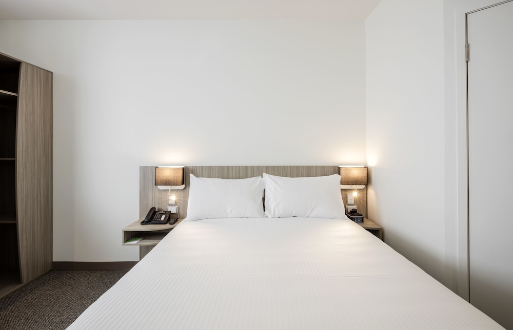 Ibis Mackay 19/67