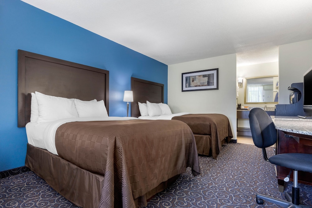 Days Inn and Suites by Wyndham Oxford 9/27