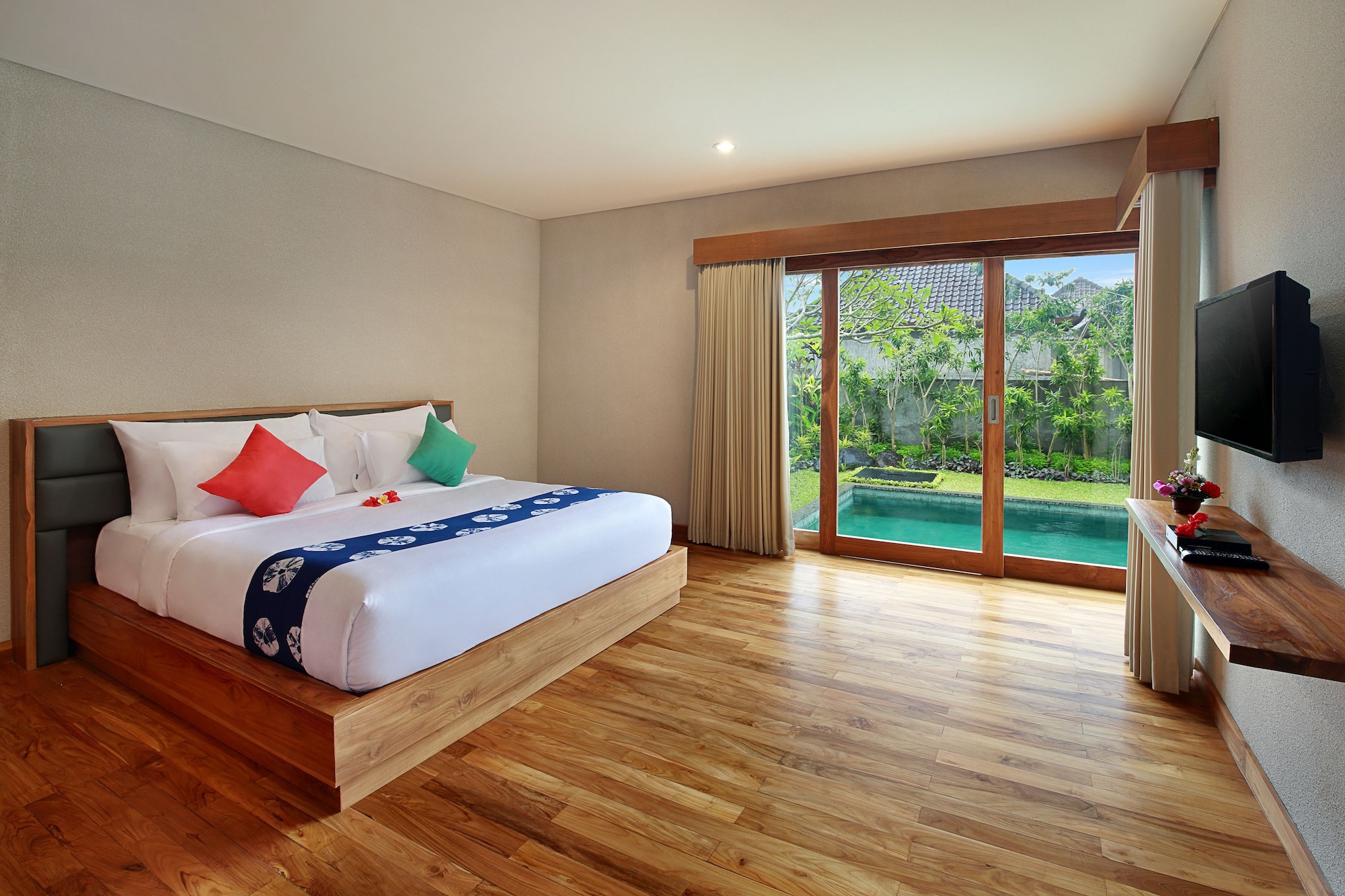 2 BEDROOMS, POOL, SUITE, VILLA