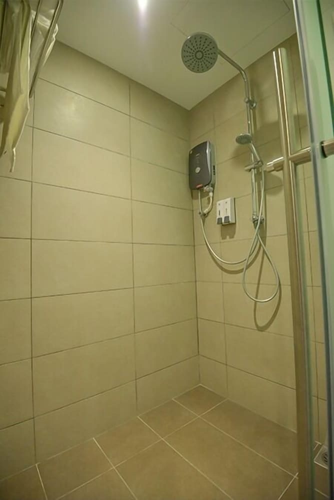 Hazzana Boutique Hotel 24/28