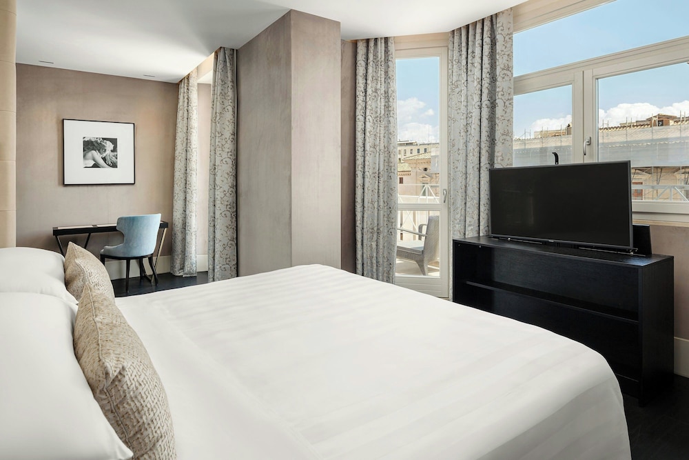 Room at Sina Bernini Bristol, Autograph Collection, ROME