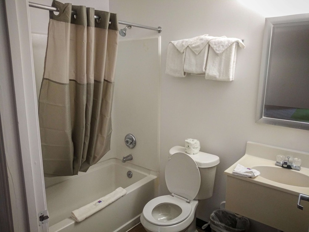 Studio 6 Extended Stay - Hampton, VA - Langley AFB Area 30/35