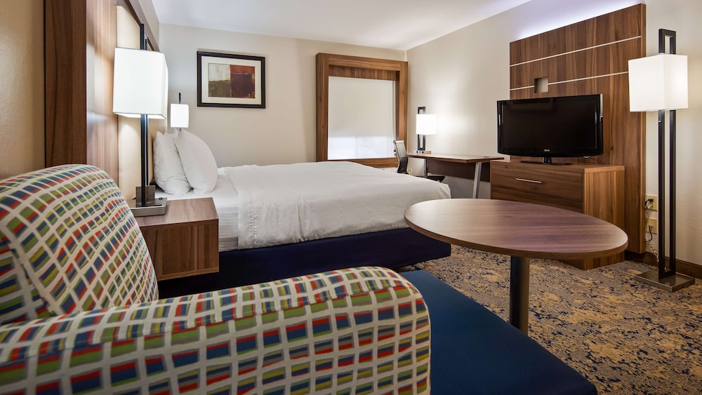 Best Western Plus Kansas City Airport-Kci East 11/43