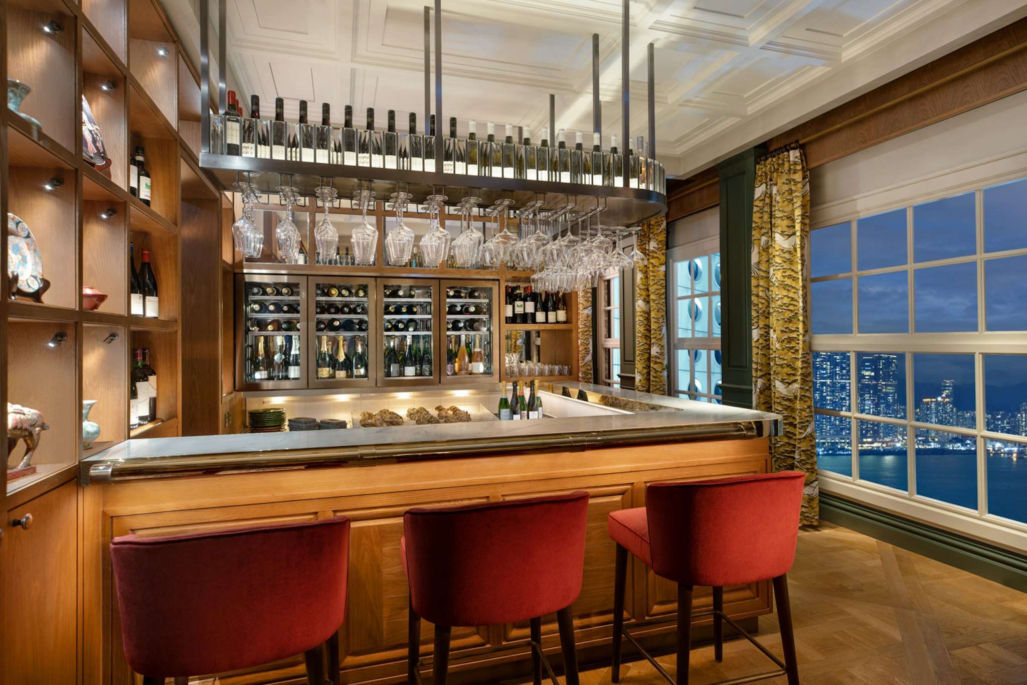 Mandarin Oriental Hong Kong 68/81