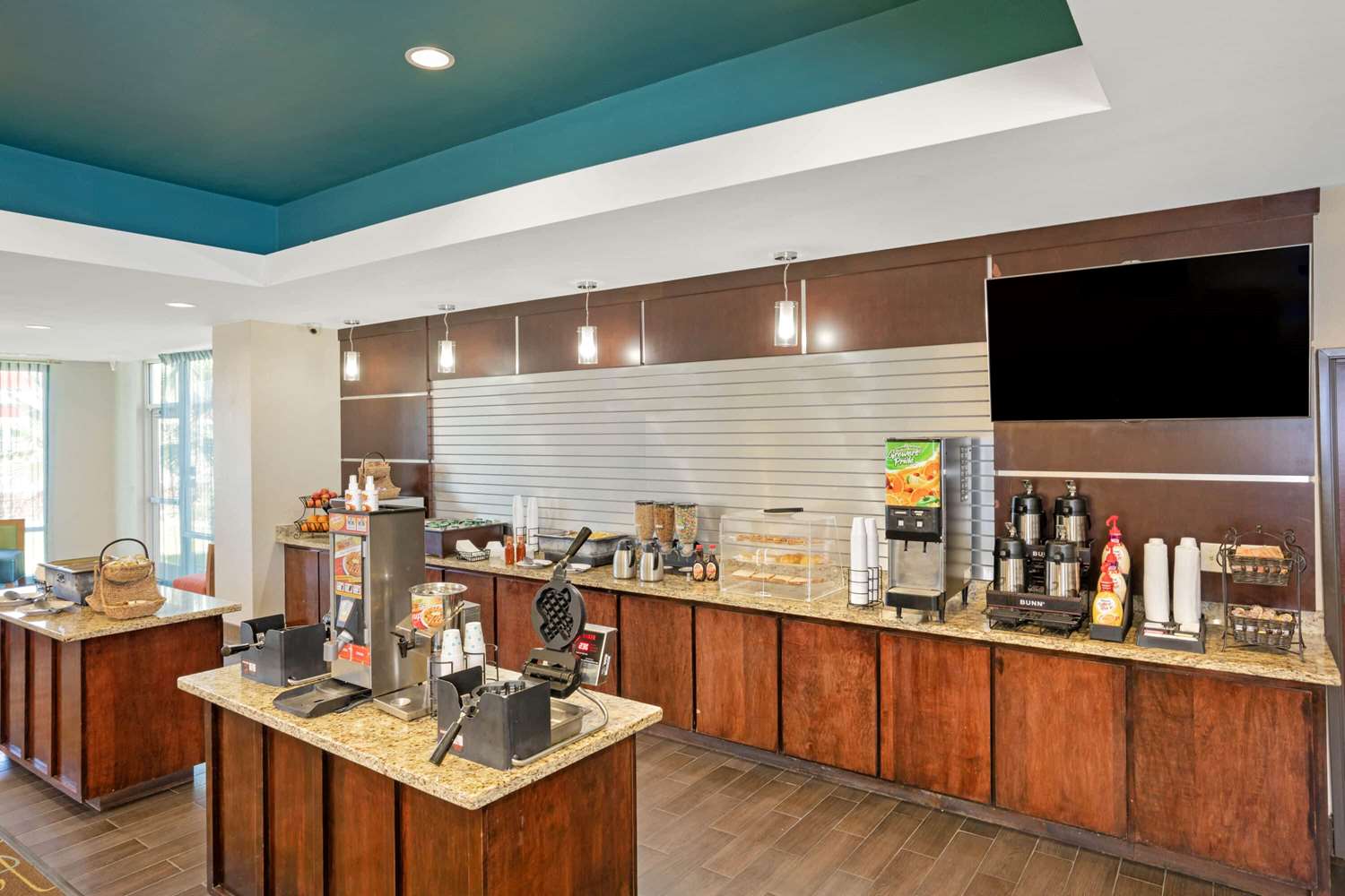 La Quinta Inn Suites Houston Willowbrook 8/61