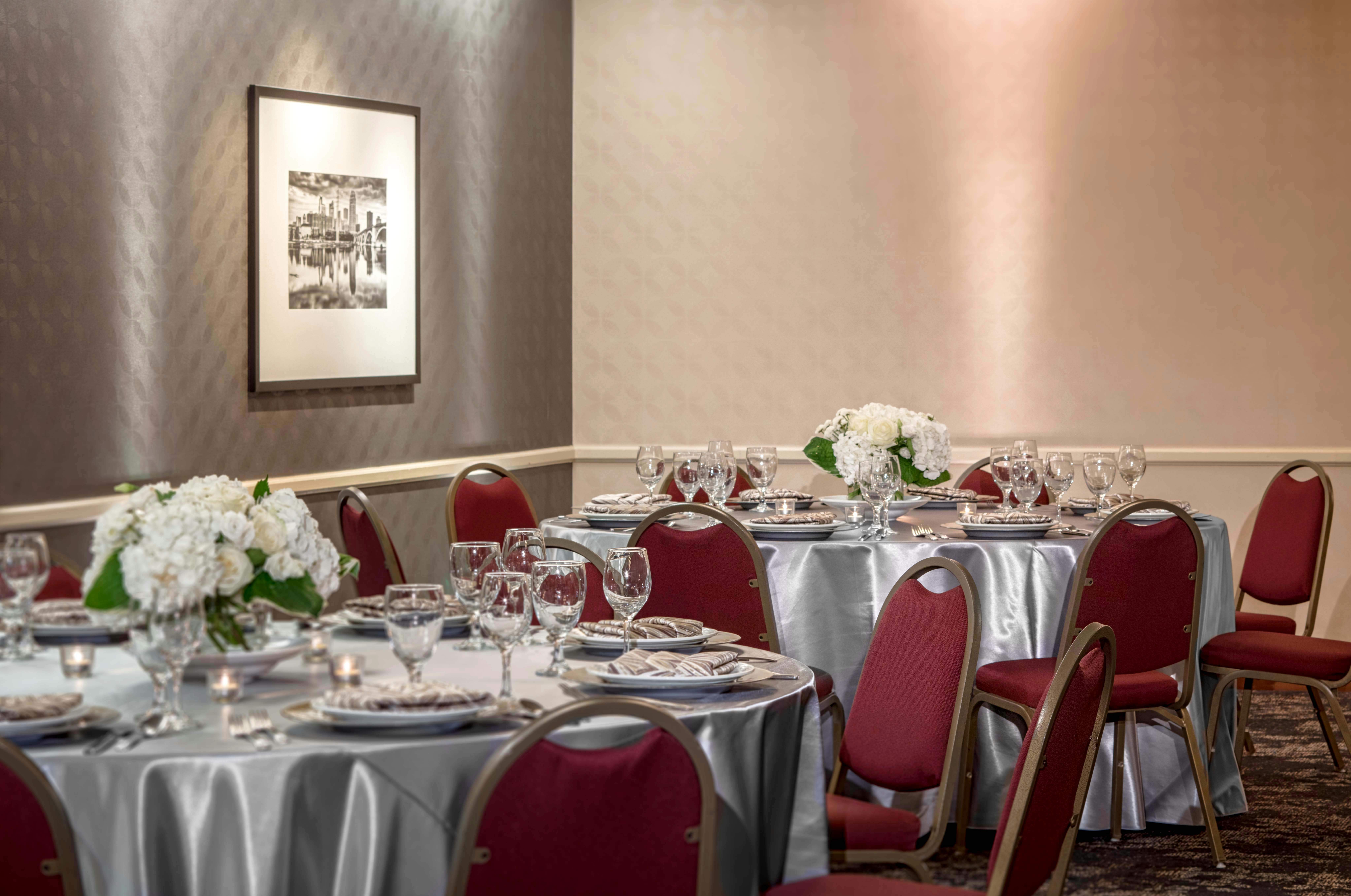 DoubleTree Suites by Hilton Minneapolis Downtown 45/50