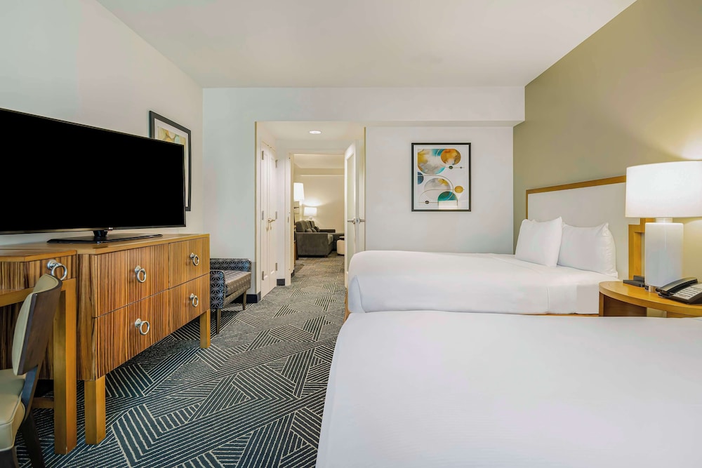 2 ROOMS, SUITE, 2 QUEEN BEDS