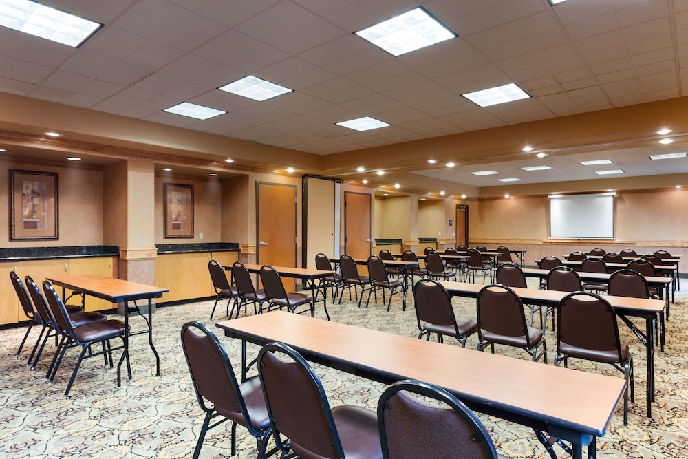 Hampton Inn & Suites Pharr, TX 41/52