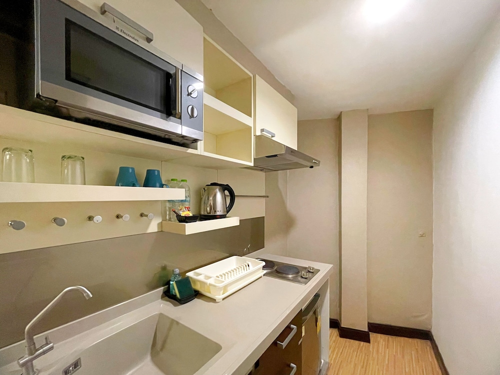 Arawana Express Phrom Phong (ex. Icheck Inn Regency Sukhumvit) 48/52