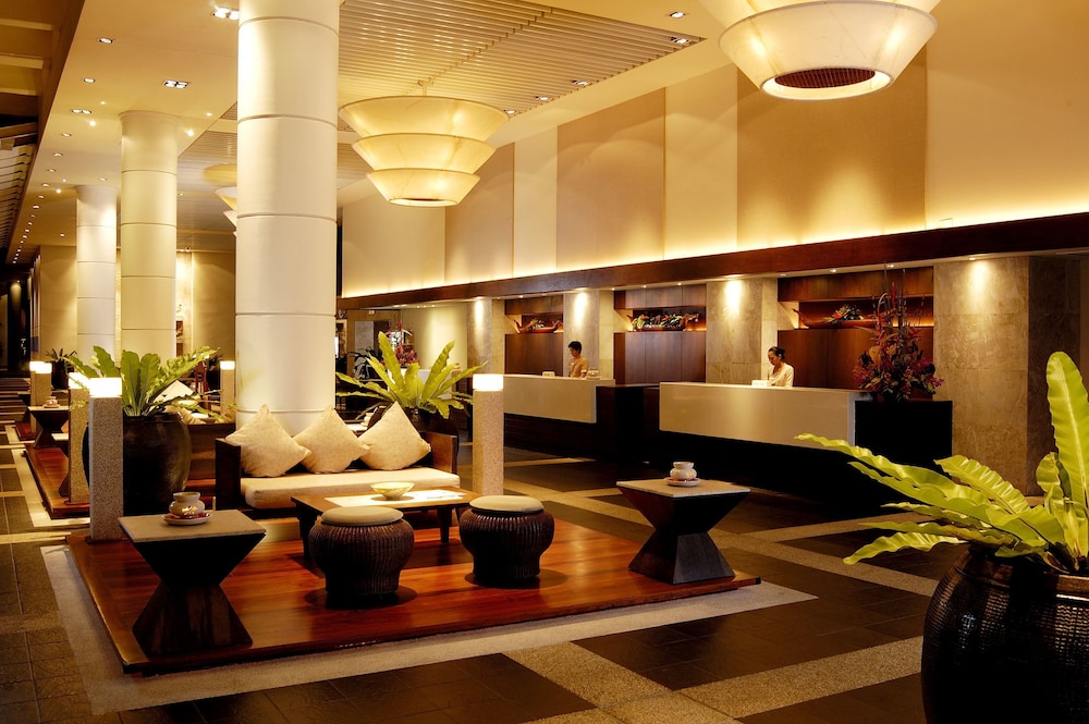 Pullman Phuket Karon Beach Resort 7/80