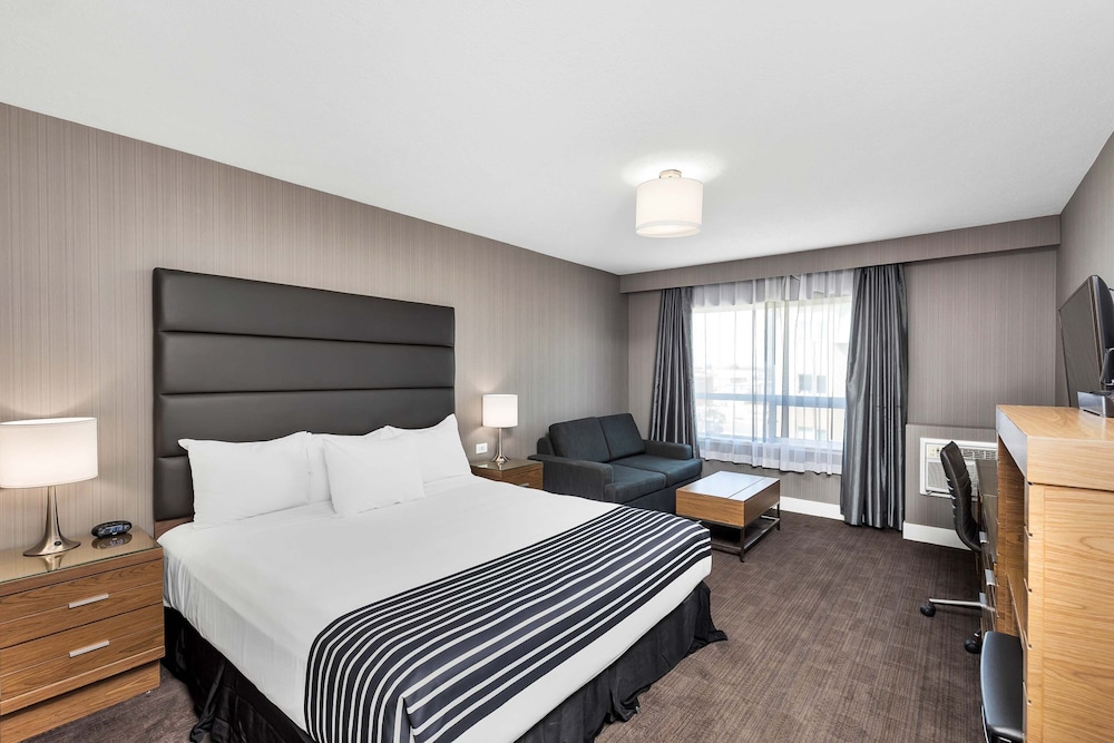 Sandman Hotel Grande Prairie 10/42