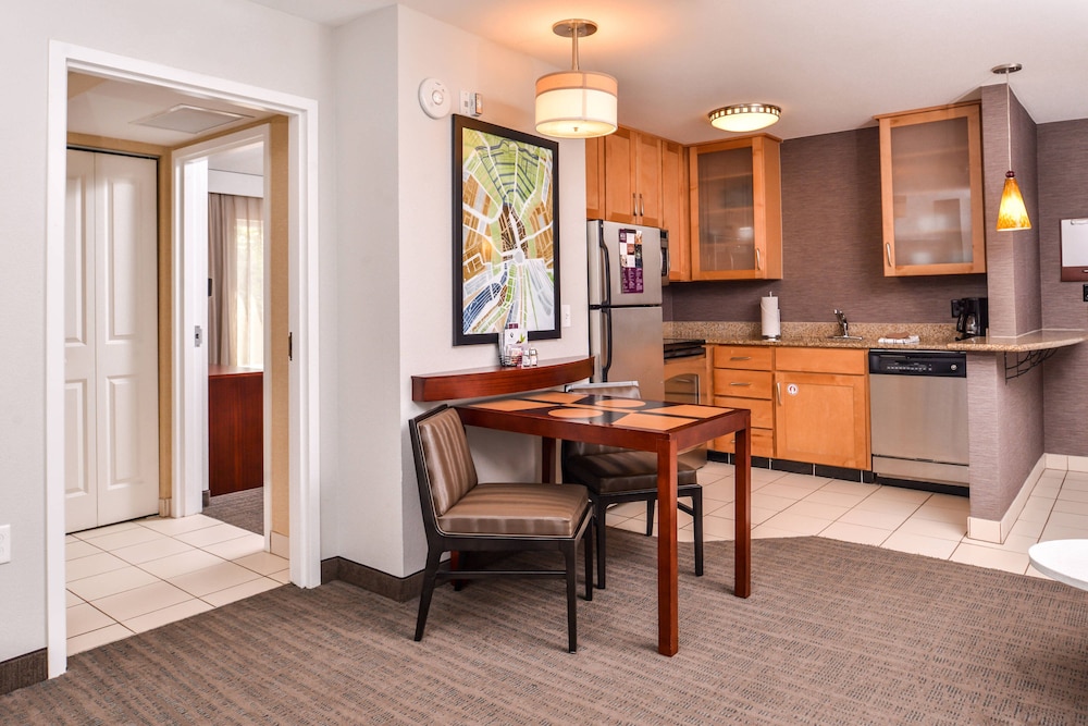 Residence Inn Florence Marriott 29/33