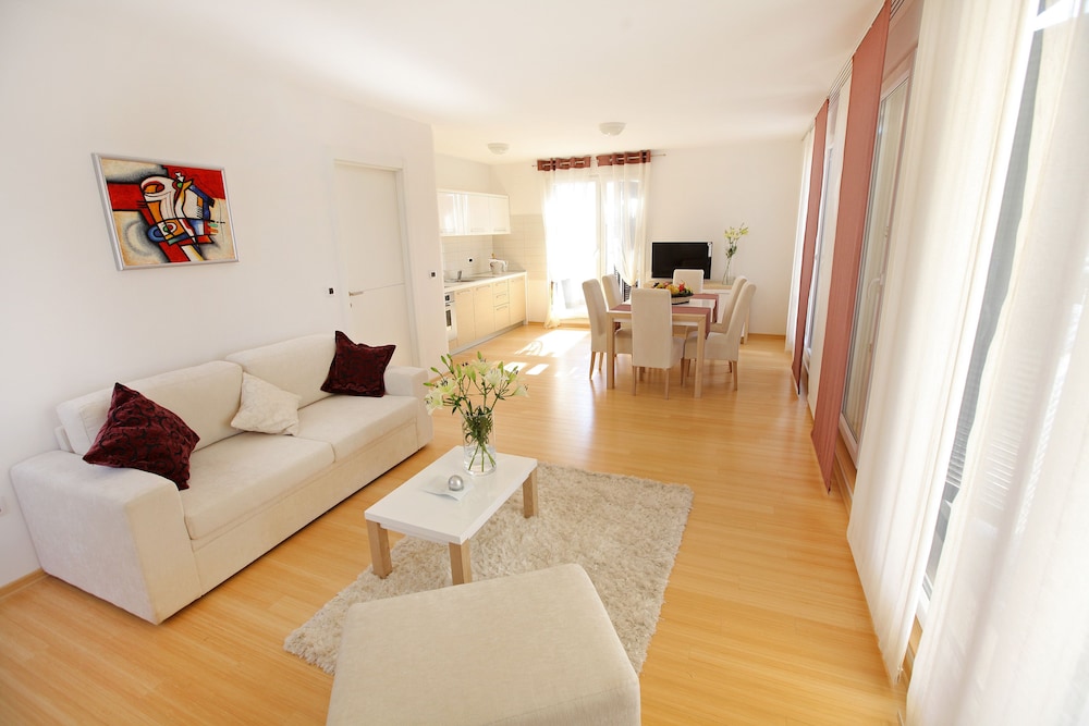 Sunnyside Apartments Petrcane 21/50
