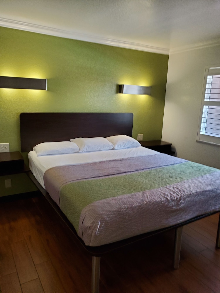 Motel6 Ontario, CA - Convention Center Airport 18/62