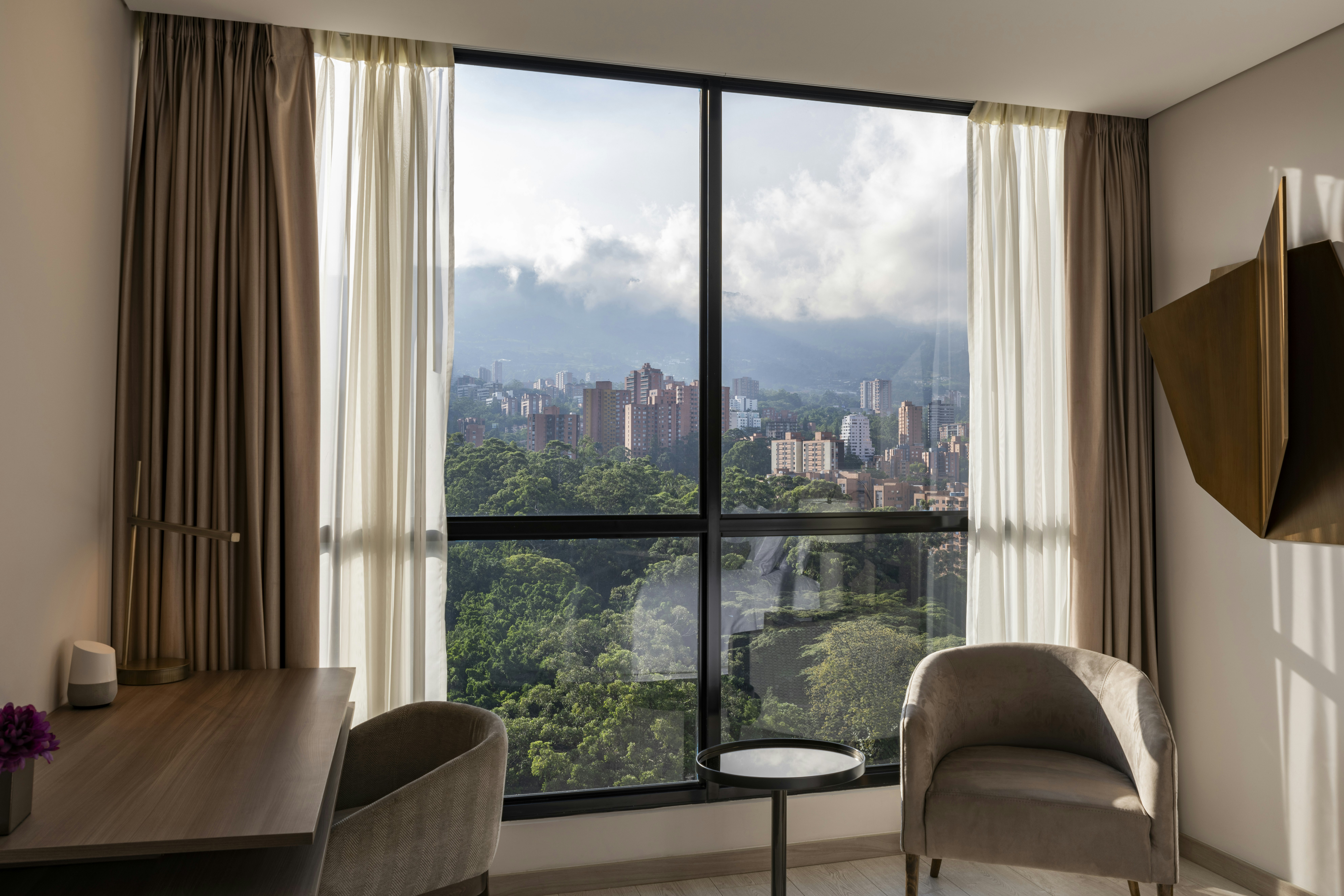 York Medellin, Curio Collection by Hilton 34/60