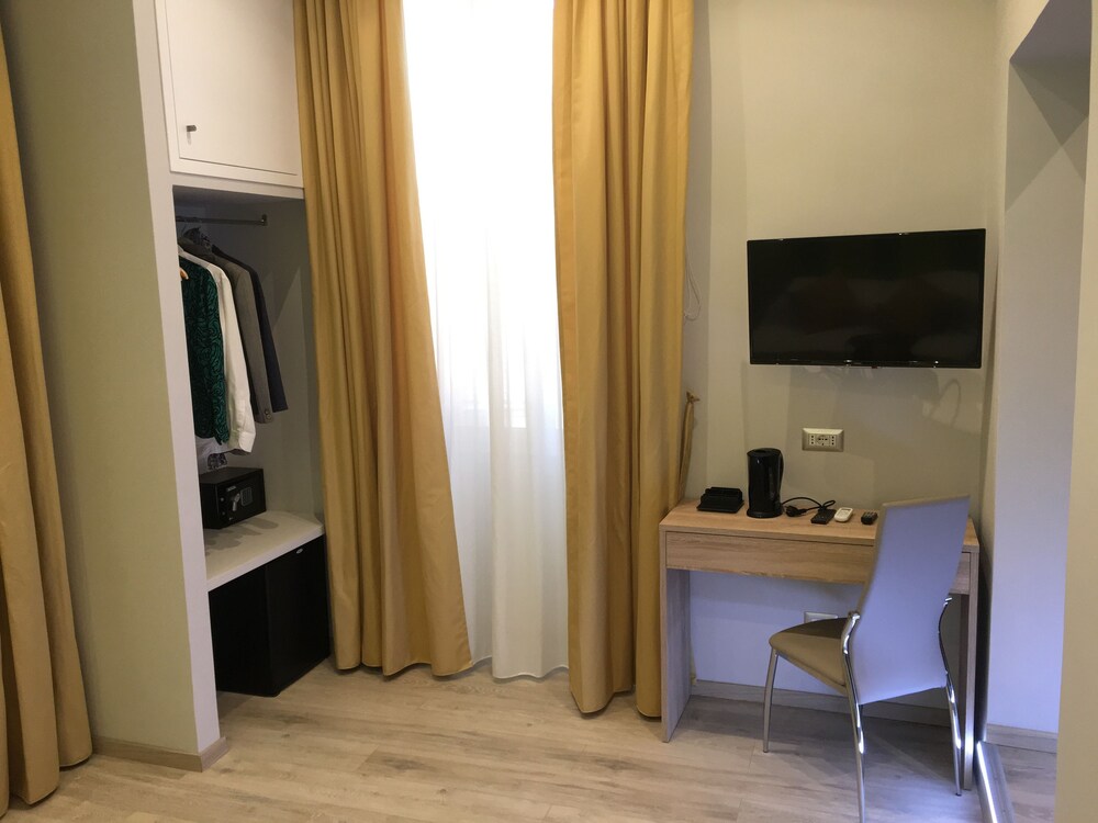 Roma Veneto Relais 77/96