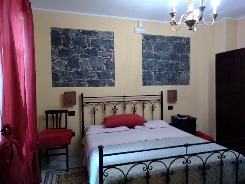 La Corte Di Lucina 10/50