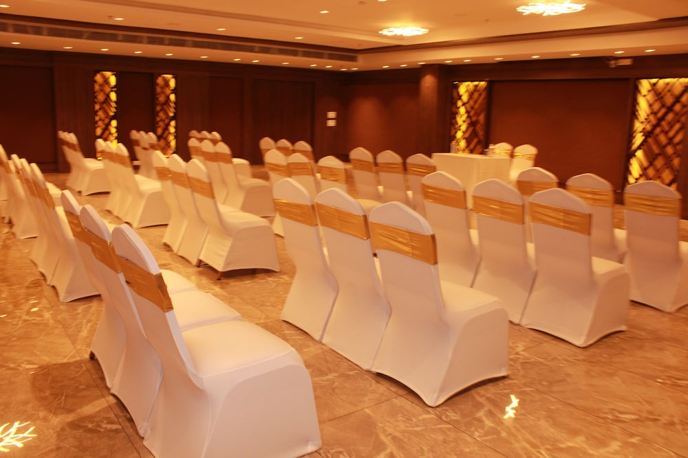 Sarovar Portico Somnath 35/72