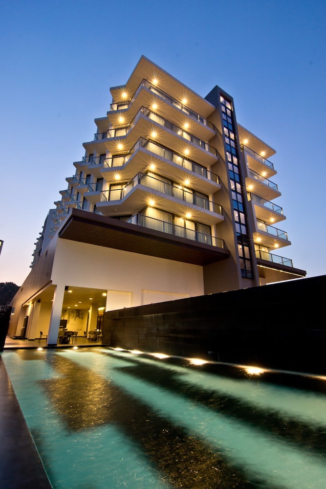 TSix5 Quarter in PATTAYA