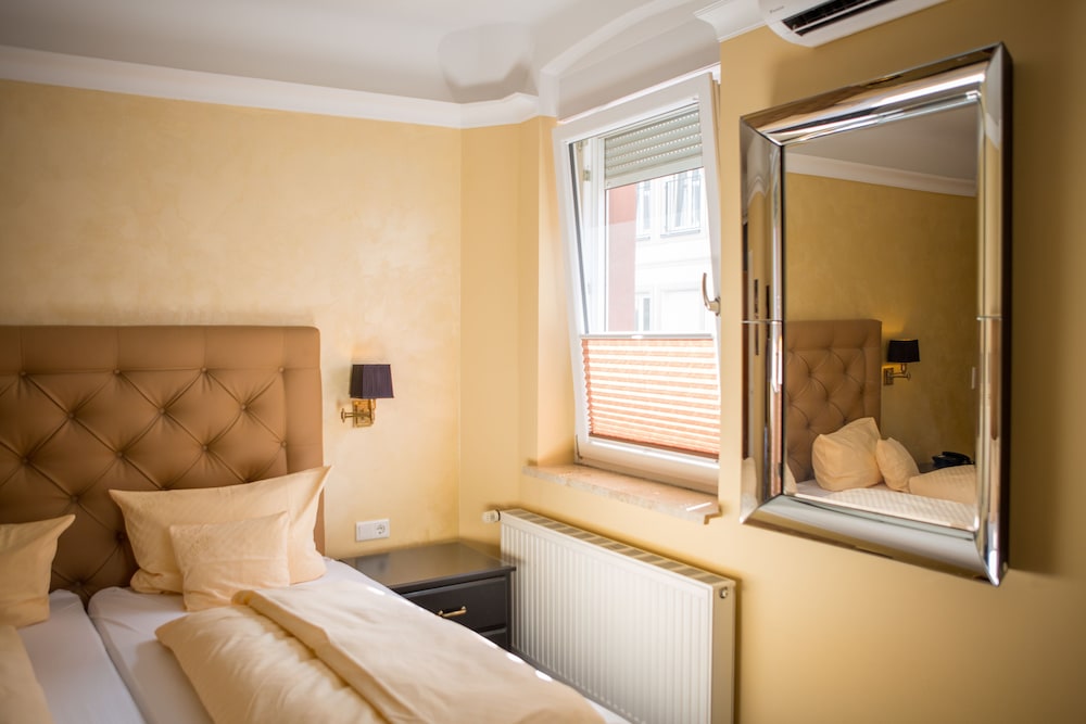 HOTEL HEIDELBERGER HOF 28/65