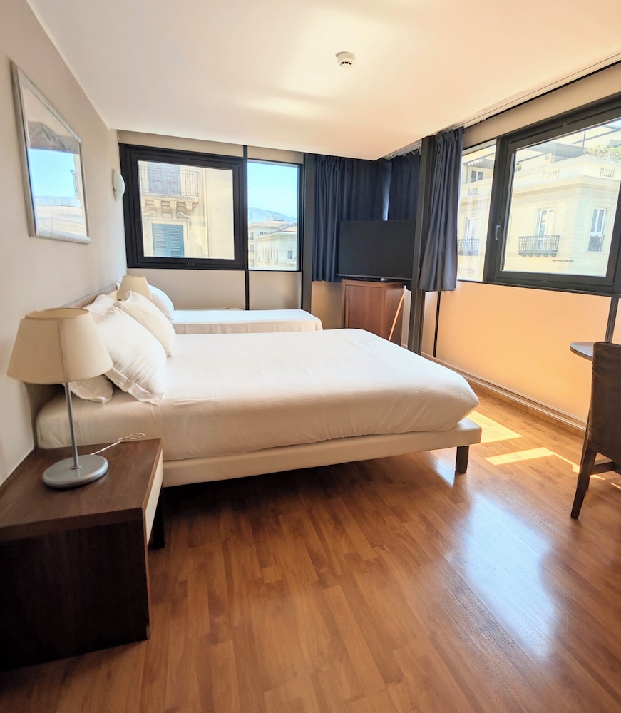 Room, Quadruple, Double and Twin Beds